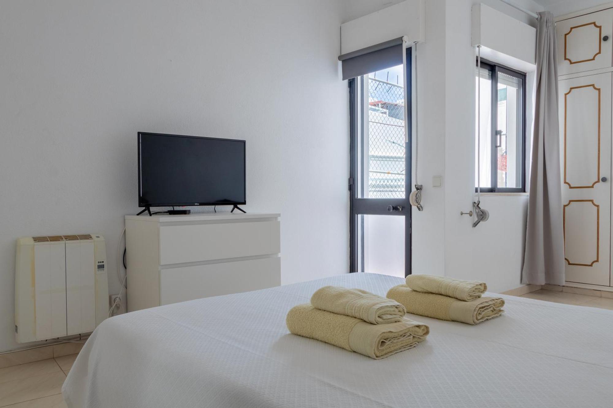 Blife Martinya House - Private Rooms And Apartments Olhão Eksteriør bilde