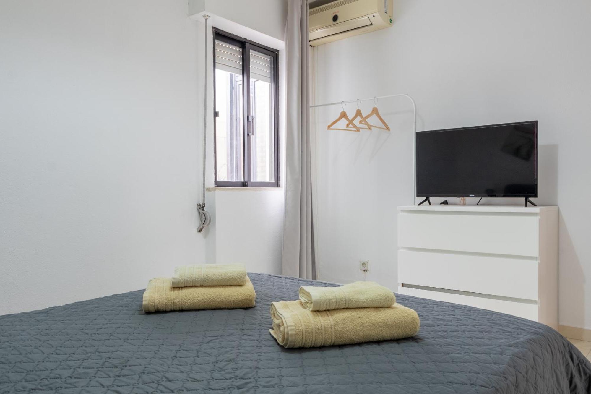 Blife Martinya House - Private Rooms And Apartments Olhão Eksteriør bilde